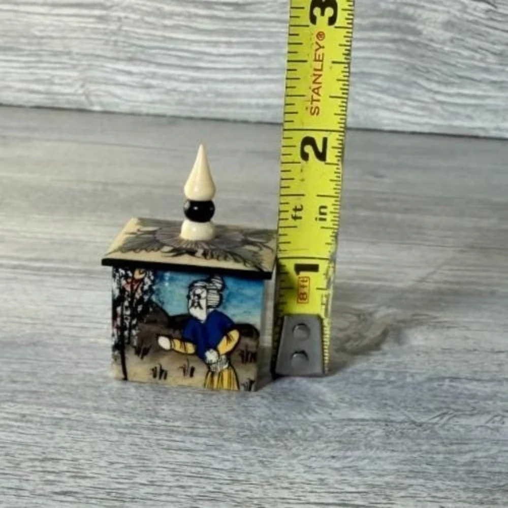Vtg Hand Painted Camel Bone Persian Trinket Box W/ Lid 1.25